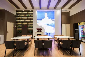 Harbin Yuesu Ice City Timing Lounge - Image 4