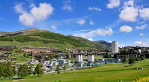 Starkeeper Apartment Ski Base with Balcony Views - Happy Rentals - Image 3