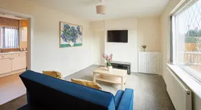 Host & Stay - Highwood Avenue - Image 2
