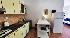 Lavender House - Image 4
