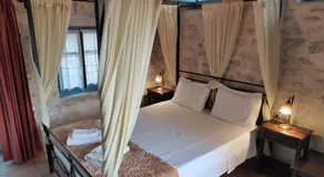 Petrounis Hotel - Image 2