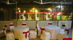 Hotel Day In Lahore - Image 4