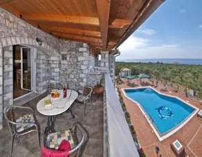 Amalia Apartments - Image 2