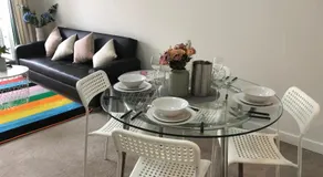 Exquisite Family Home +Parking, Close to CBD - Image 3