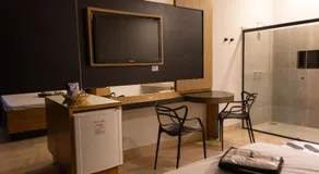 Luna's Motel - Image 5