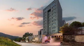 Hotel Hills - Image 2