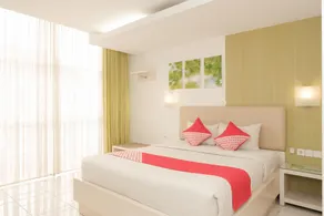 Ebizz Hotel - Image 2