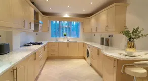 Solihull 5 Bed Home near NEC/Bham airport/JLR/HS2 - Image 5
