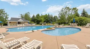 Family Townhome in Historic Snowbridge - Image 3