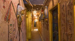 Carlton Arms Hotel - Image 5