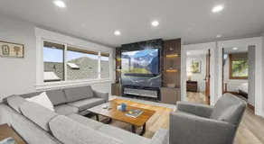 2BR 1BA Sammamish Lakeview Oasis Bellevue - Image 2