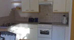 Apartamento vacacional apta para familias con jardín | Vistas al lago | Junto al esquí - Image 5