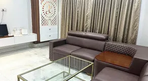 Spacious & Cozy 2-Bedroom Stay - Image 2