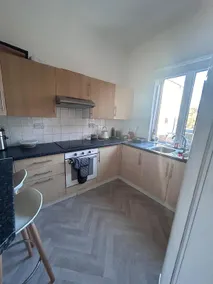 Cathedrial View Apt | Sleeps 11 | Parking - Image 3