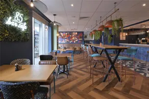 Travelodge High Wycombe Central - Image 2