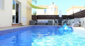 Natali villa in a perfect location - Image 5