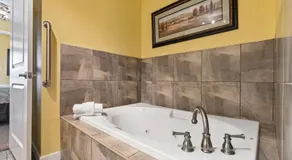 Riverfront Condo Sleeps 4 Jetted Tub Balcony Pool - Image 4