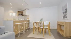 Location, location, location - spacious apartment - Image 5