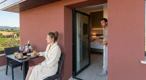 Ile Hotel - Image 5