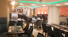 Prom Hotel - Image 5