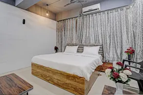 OYO Hotel Apple - Image 5