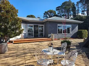 Trawalla Farm Stays - Entire House and Large Pool Bar - Perfect for Groups - Image 4