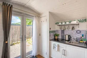 Loch Ness Hideaway Pod - Image 3