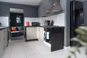 Dawley ProStay – Parking + Fast WiFi - Image 3