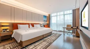 Liang Fan Holiday Inn - Image 2