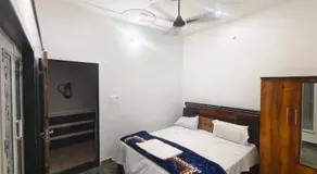 Anmol Hotel And Restaurant - Image 2