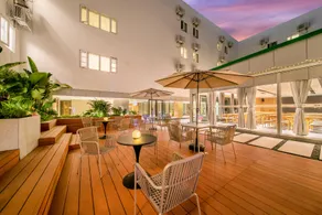 Home Inn Neo Shenzhen Futian Exhibition Center Zhuzilin Metro Station - Image 3
