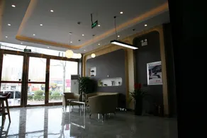 UPLUS Hotel Xingtai Xingzhou Avenue People's Hospital - Image 3