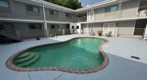 Tiger Stadium - Parking - Pool - WD - Bedroom TV - Image 5