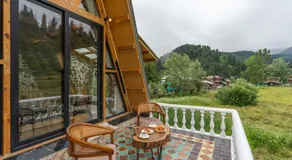 StayVista at Suroor with Central Heating in Tangmarg - Image 5