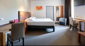 Hostellerie Notre Dame des Lumières Goult - Image 2