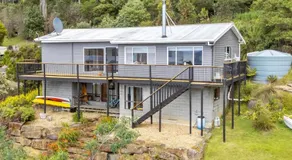Elevated 3BR, ocean views, pool table, Pirates Bay - Image 5
