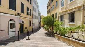 Hidden Gem Hideaway Retreat in Central Town Area with AC - Image 4