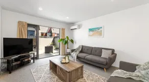 Blenheim Palms Motel - Image 2
