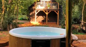 The Hive - beautiful studio with amazing hot tub - Image 2