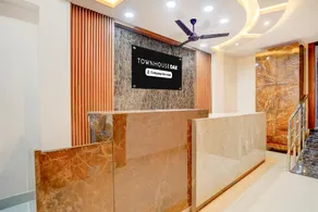 OYO Townhouse Oak Fazalganj Formerly RR Grand - Image 3