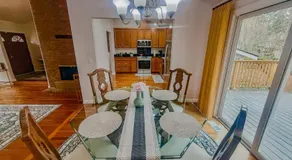 Charming 3-Bedroom House in Lake Forest Park - Image 3