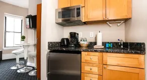 Stylish Studio in Boston Brownstone, C.Ave #21 - Image 4