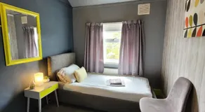 Room@87 - Image 2