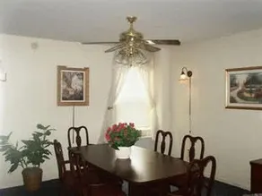 Windsor Park Hotel - Image 2