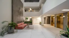 Corvin 5 Stars Luxury Apartment with Free Parking - Image 5