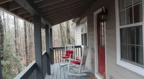 The Grindle Bridge Cabin - Image 4