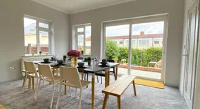 Beautiful Apartment - 5 Minute Walk to the Best Beach! - Great Location - Parking - Fast WiFi - Smart TV - Newly decorated - sleeps up to 4! Close to Bournemouth & Poole Town Centre - Image 4