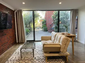 Chic 1 Bedroom Studio in the Heart of Elsternwick - Image 2