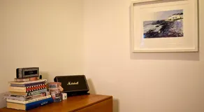 Private room and bathroom in shared flat with parking - Image 4
