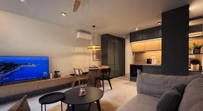 Central Luxury Sea View Apartment - Image 2